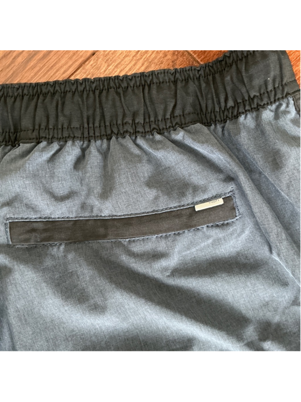 Men's Vuori Banks Shorts XXL Blue/Black Elastic Waist Athletic Board Shorts V330 - Picture 6 of 7